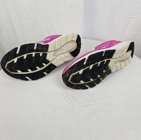 New Balance Pink Athletic Running Shoes Sz 5.5 - Picture 7 of 8